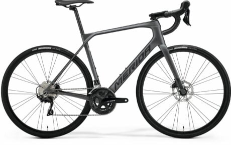 Bicicletă Merida Scultura Endurance 4000 Black Glossy Grey