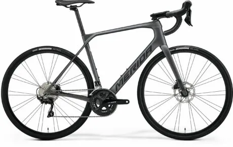 Bicicletă Merida Scultura Endurance 4000 Black Glossy Grey